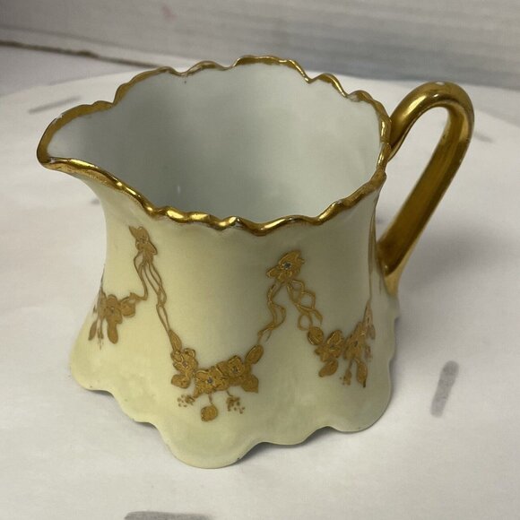 Porcelain White Gold Floral Theme Creamer Bavaria Glossy Painted 5 1/2" x 7 1/2" - Picture 4 of 6